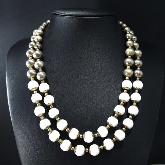 Vintage Liz Claiborne White Lucite Beaded Necklace, Silver Tone, 19 In - Picture 3 of 10